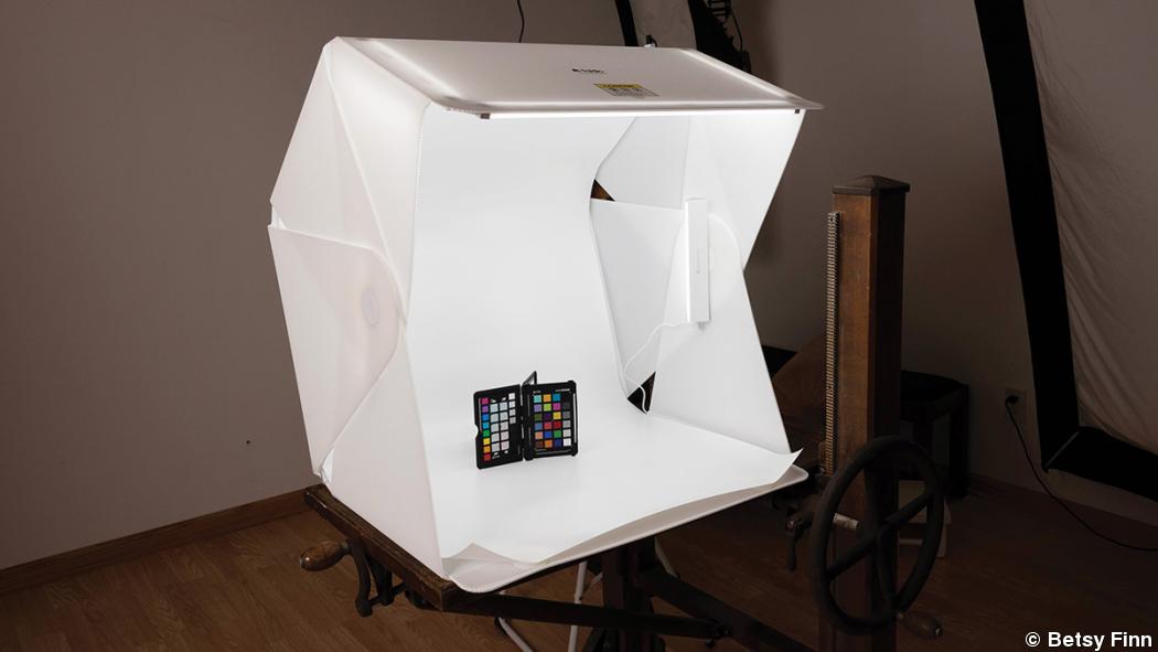 A Light Box and Portable Studio for Portrait Photographers A Light Box and Portable Studio for Portrait Photographers