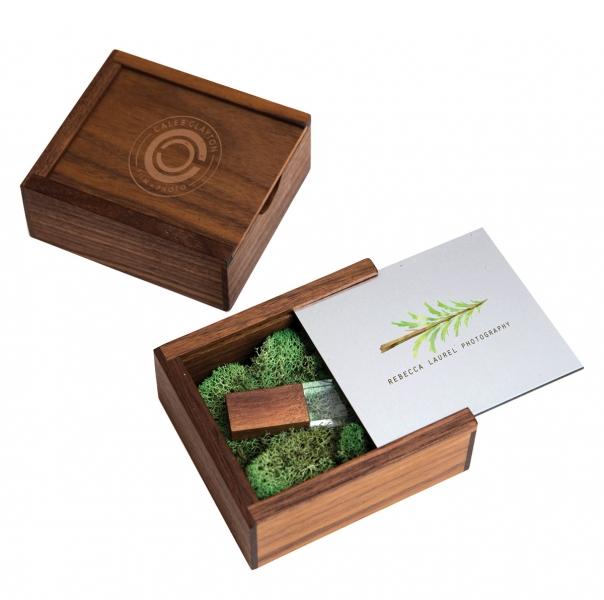 PHOTOFLASHDRIVE.COM WALNUT WOOD SLIDE FLASH DRIVE BOX